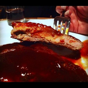 St. Louis Ribs, costela de porco com molho barbecue