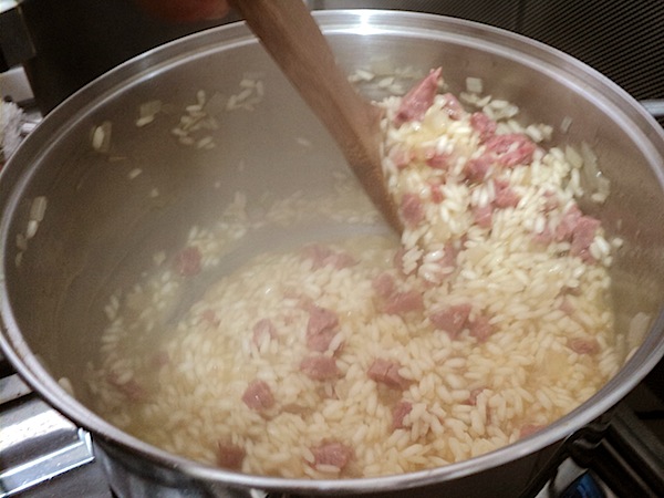 Mexa o risotto com vigor