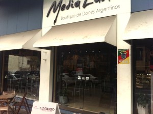 Media Luna Boutique de Doces Argentinos