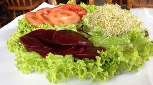 Saladinha de entrada: simples e saborosa