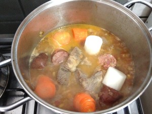 Vá entrando com os legumes conforme a sua consistência