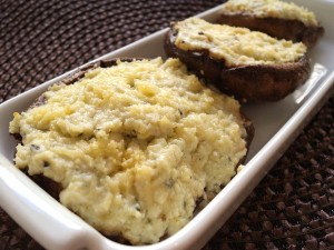 Cogumelos Portobello recheados com pasta de quatro queijos