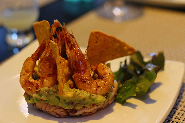 jun-temakeria-tartar-salmao-guacamole