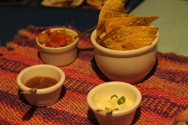 mexicali-couvert-nachos-salsa